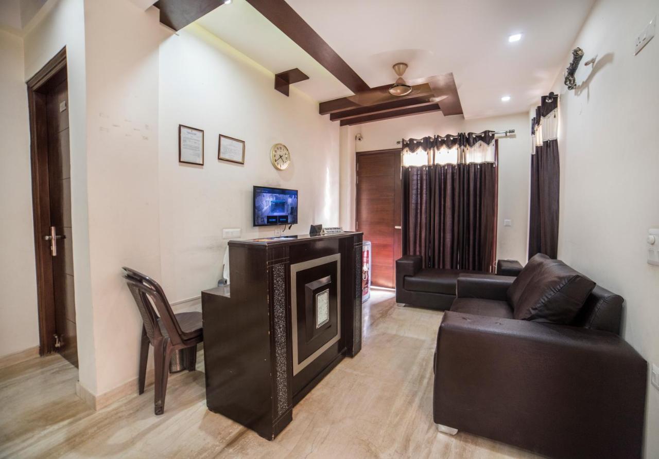 Fabhotel Mannat Residency Sec 52 Gurgaon Bagian luar foto
